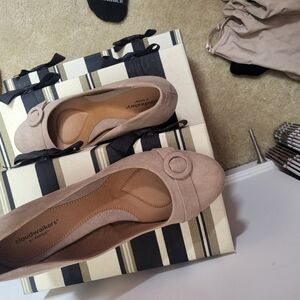 Cloudwalkers by Avenue faux suede tan heels